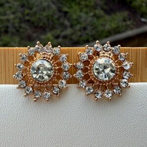Vintage-Inspired Crystal Sunburst Stud Earrings